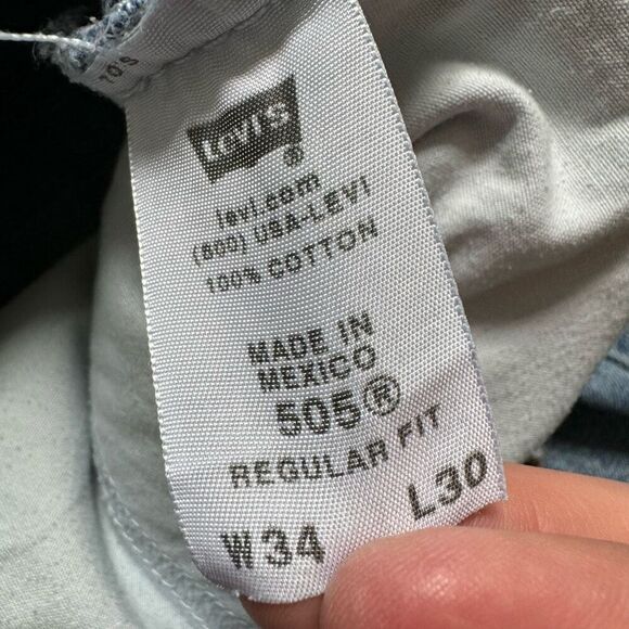 Levi’s 505 Distressed Light Wash Jeans Size 34x30 Regular Fit 100% Cotton - Picture 14 of 16